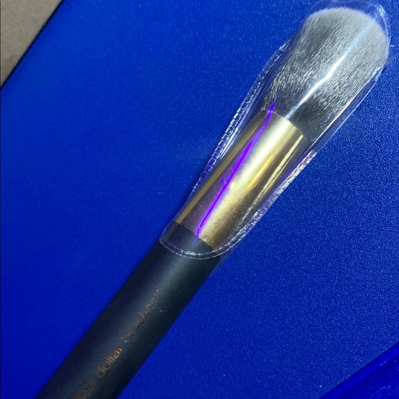 Eyeshadow and blush brush - Picture 5 of 6